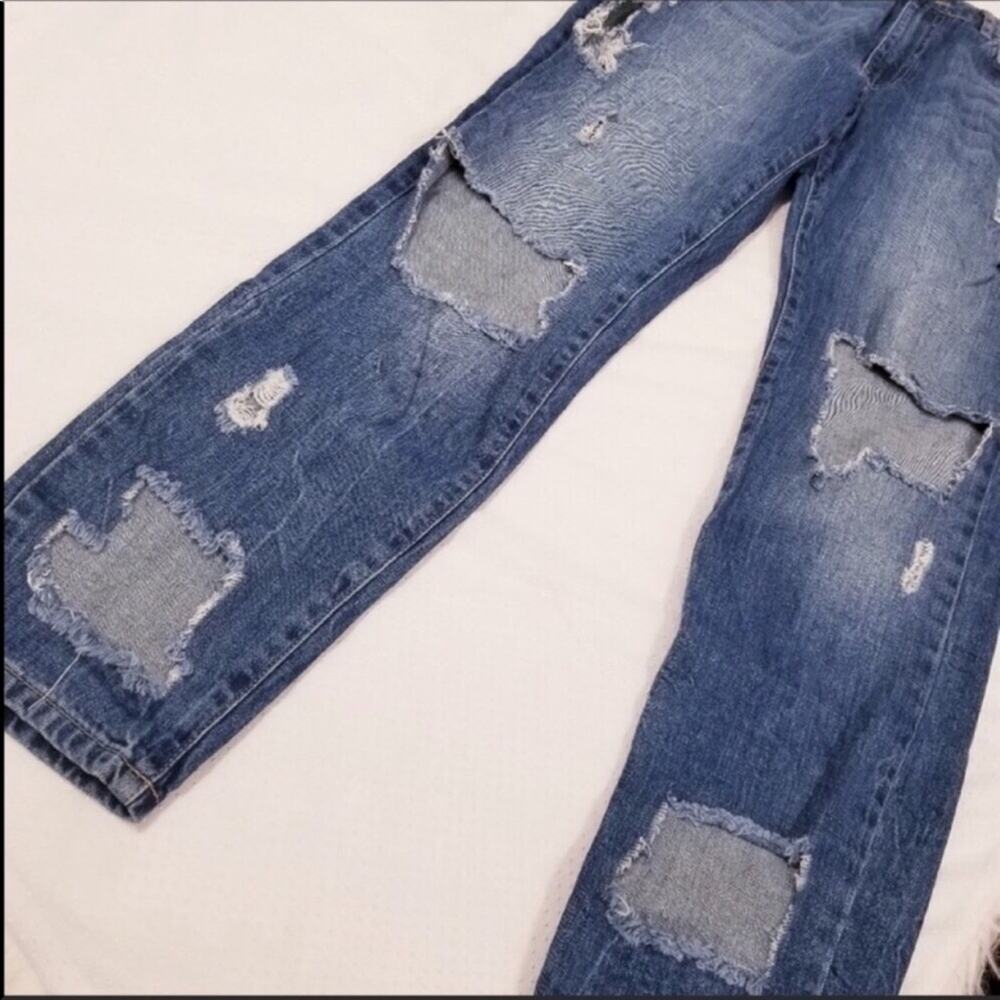 Missguided High Rise Destroyed Ripped Jeans - Picture 2 of 8
